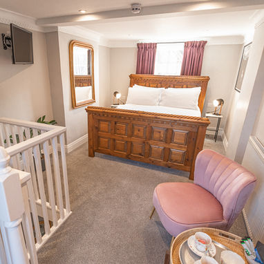 Bedroom The Queen, King size bed, Comfort, Ornate carved wood bed